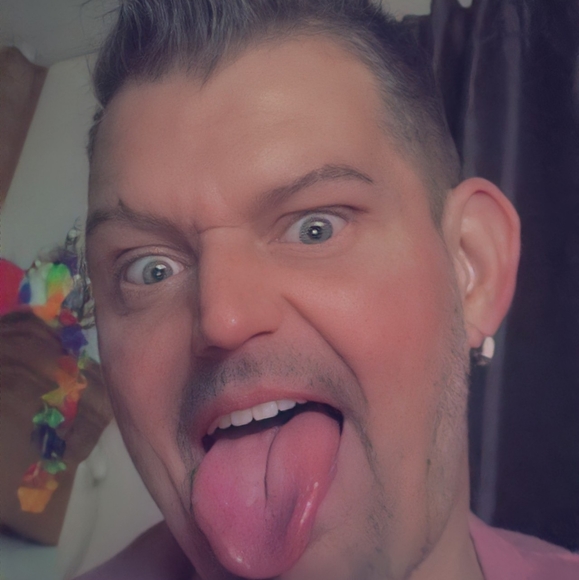 Meet your Posher, Chuck - Picture 4 of 7